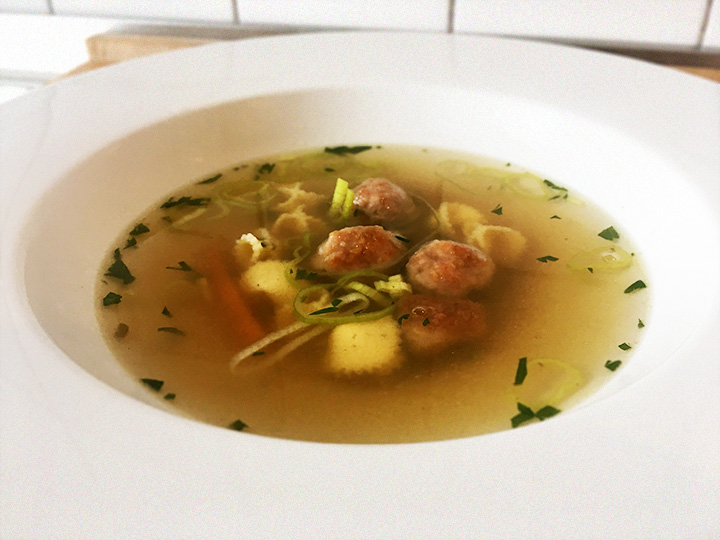 Klare Suppe mit Einlage – MACROVIS