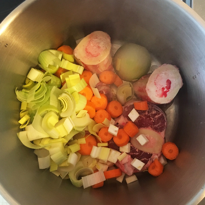 Klare Suppe mit Einlage – MACROVIS